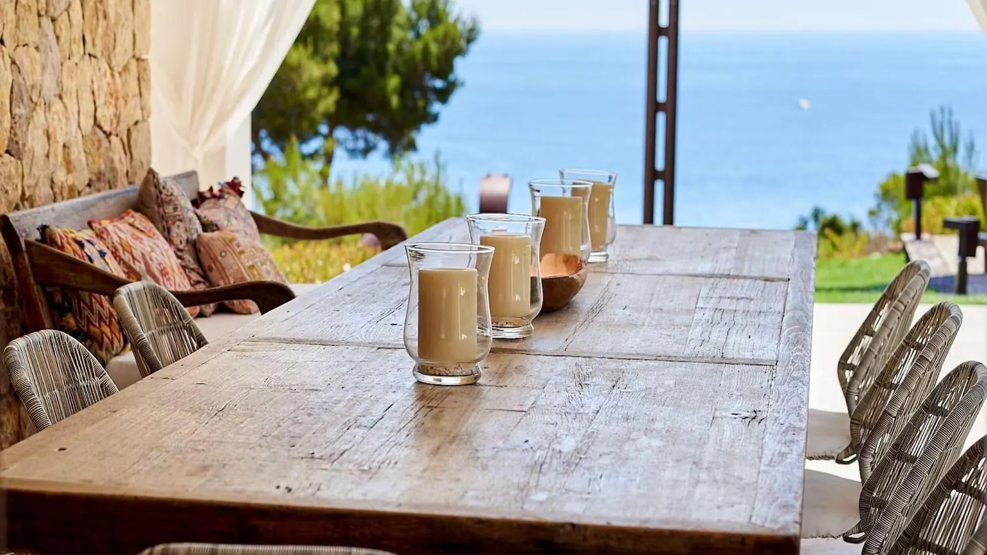 Magnificent Villa In Luxurious Retreat Cala Llonga