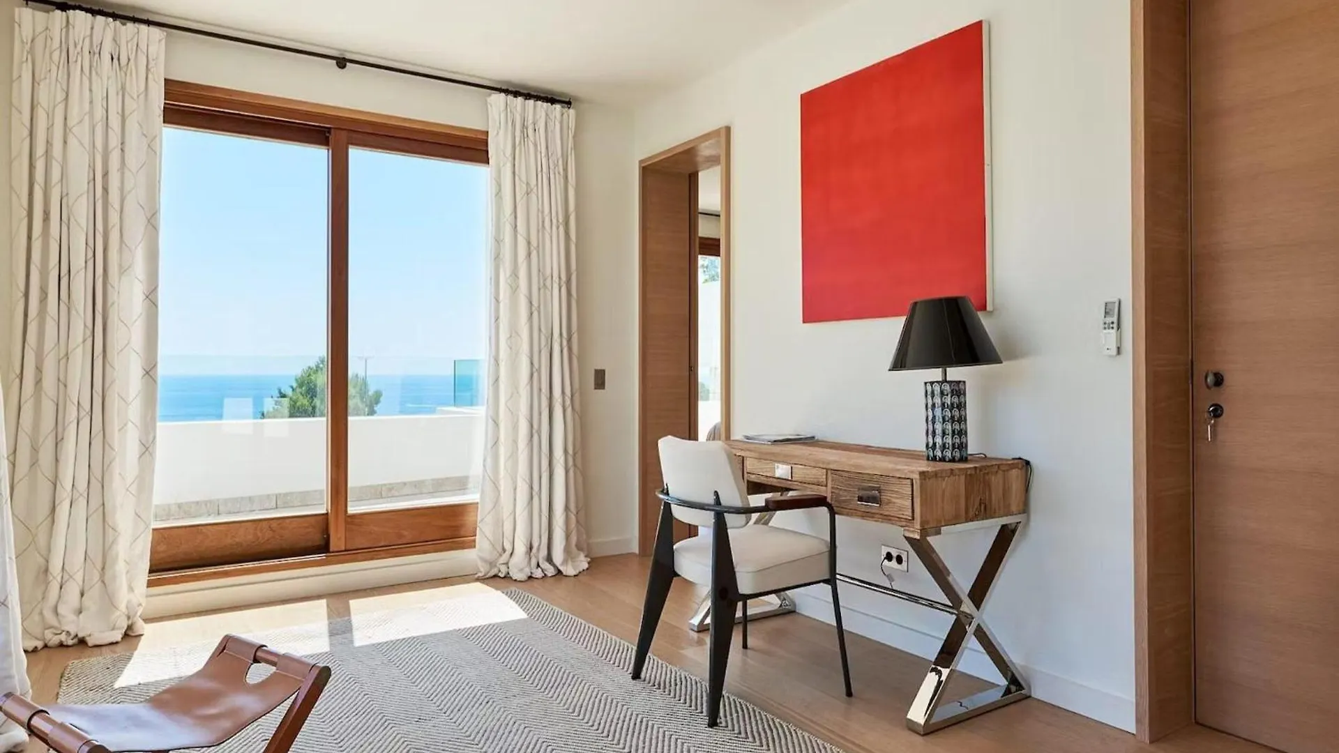 Magnificent Villa In Luxurious Retreat Cala Llonga