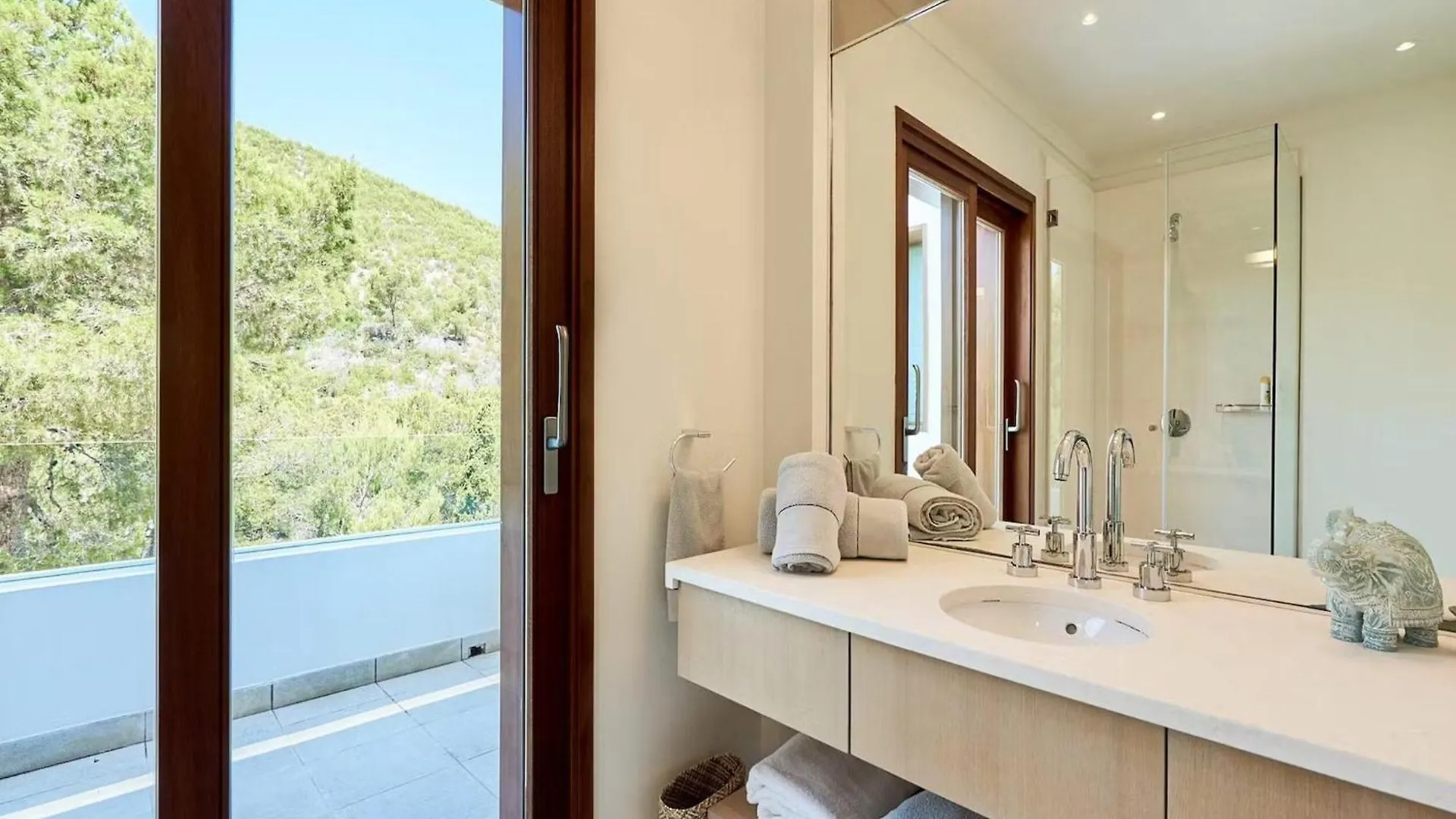Magnificent Villa In Luxurious Retreat Cala Llonga  0*, Cala Llonga (Ibiza)